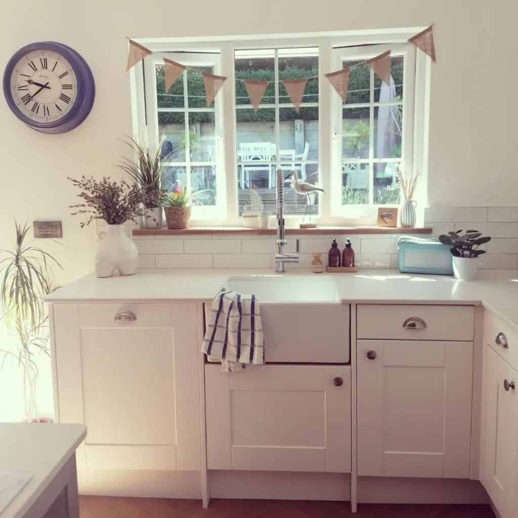 A_Vintage_Inspired_Kitchen_White_Cabine_190