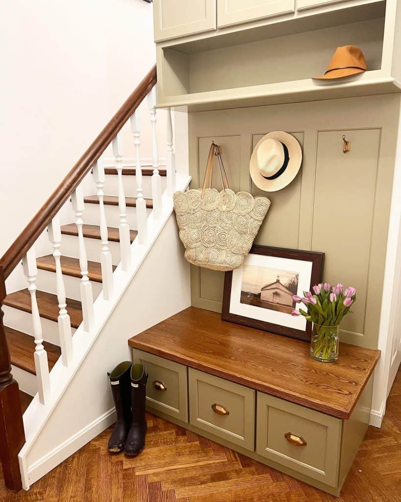 Rustic_Green_Entryway_Bench_with_Wooden__