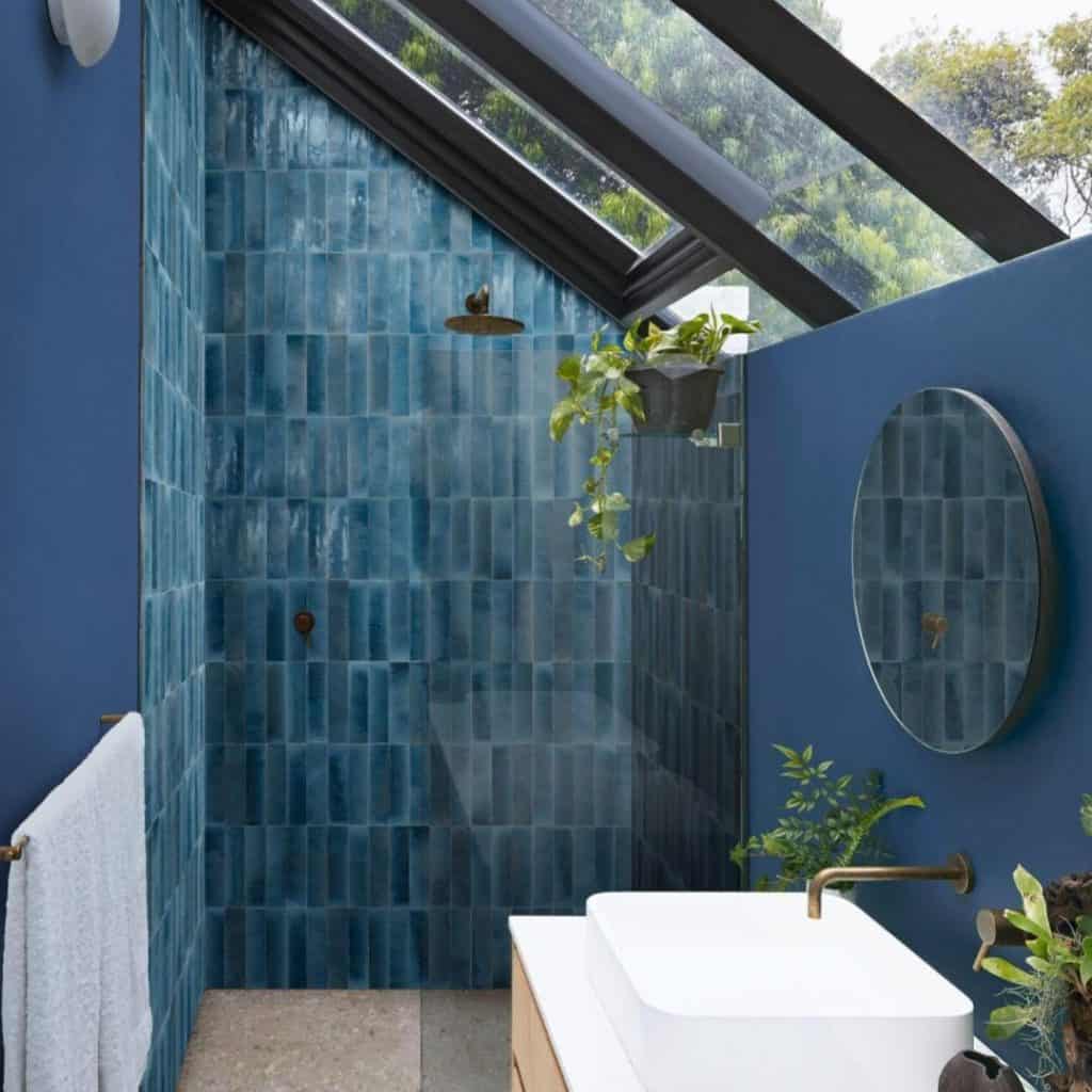 Stunning_Blue-Tiled_Bathroom_with_Skylig_200