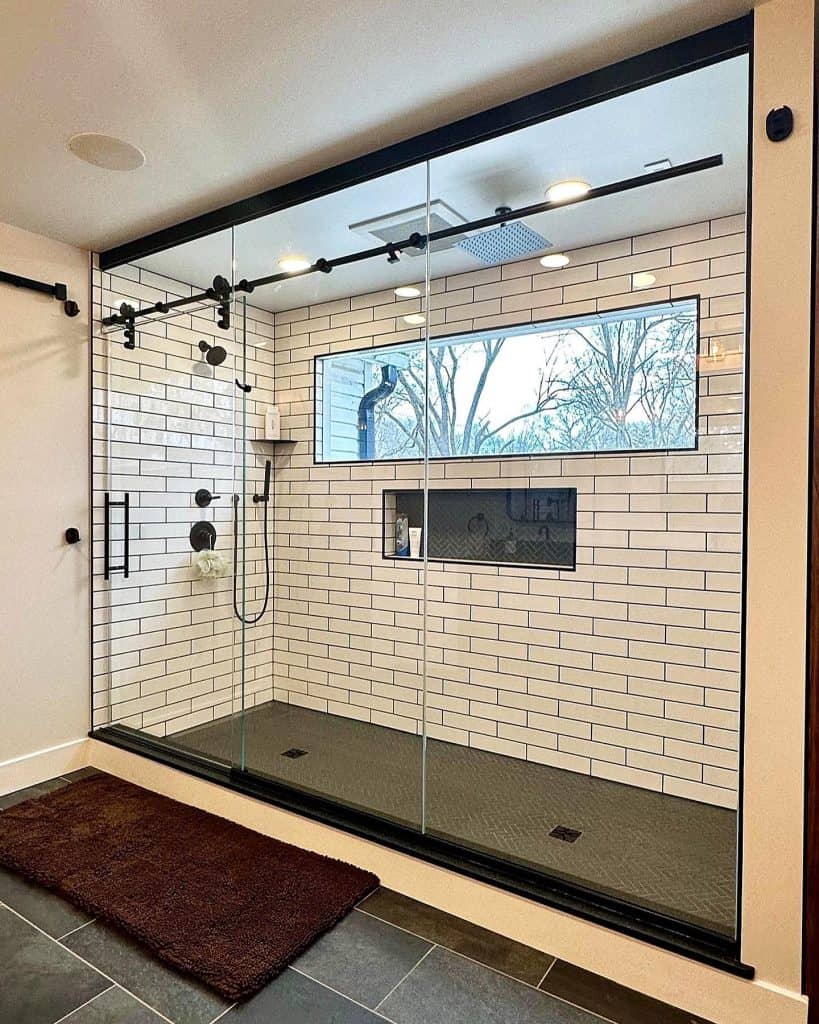 shower_niche_with_schluter_trim_150