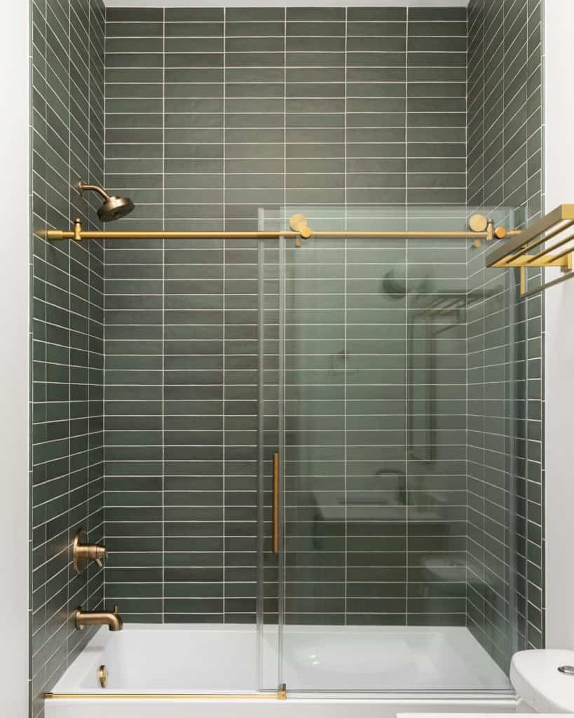 subway_tile_shower_niche_110