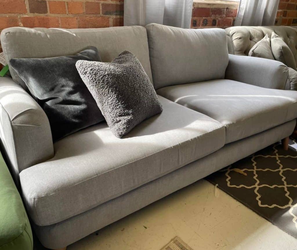 what_color_throw_pillows_for_grey_couch_70