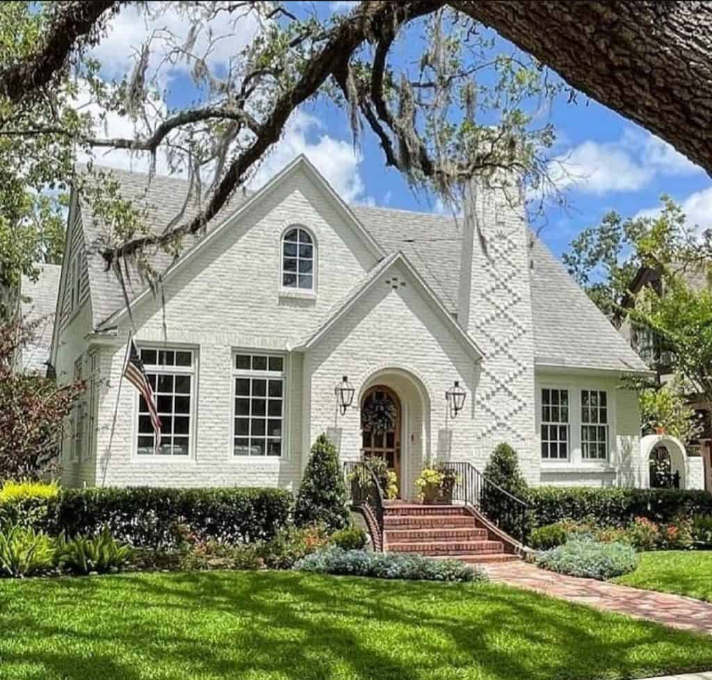 white_painted_brick_houses_120