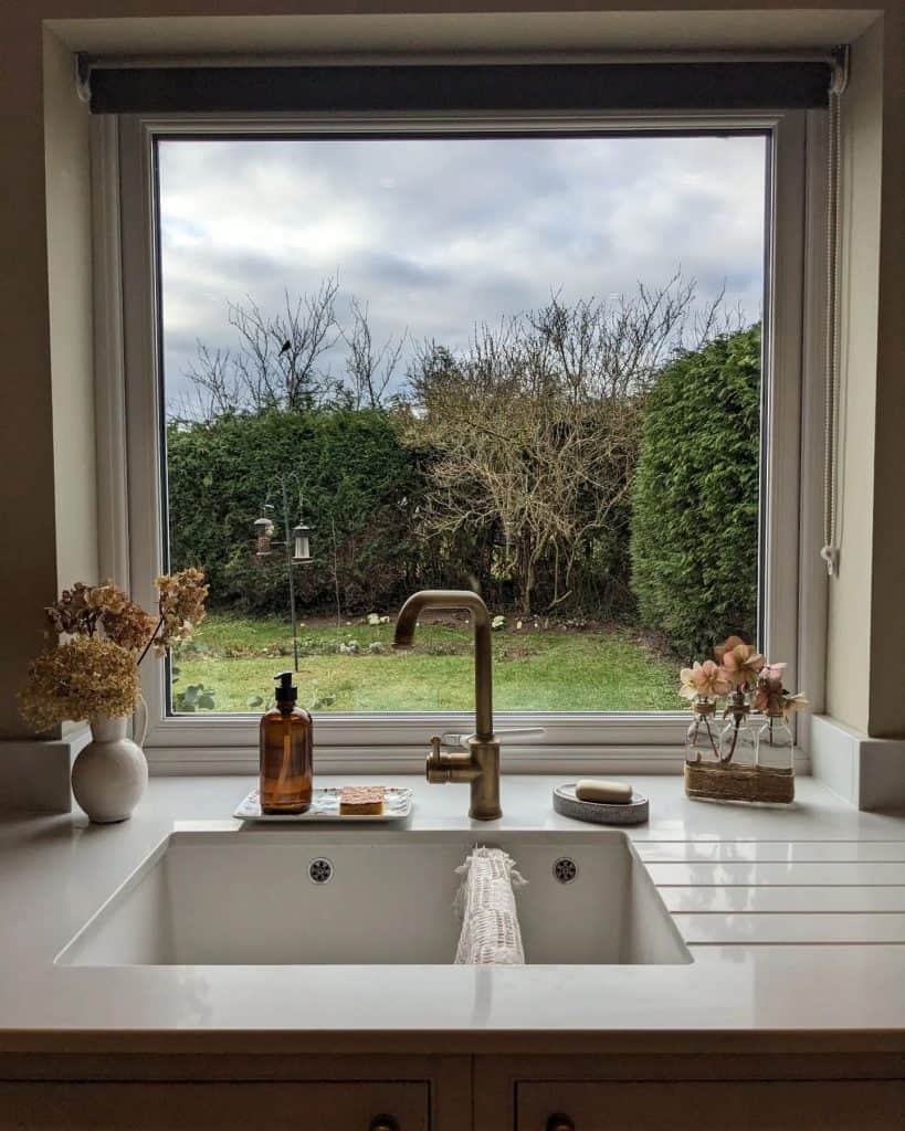 window_treatment_ideas_for_kitchen_window_over_sink_3