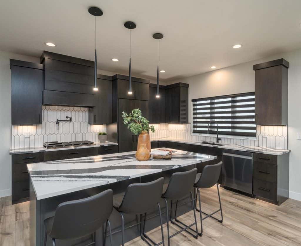 A_Breathtaking_Black_and_White_Kitchen_E_