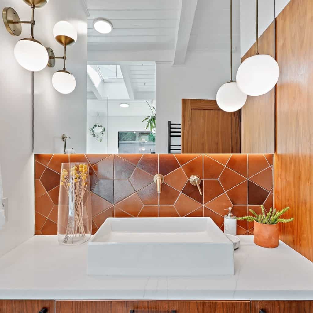 Bold_and_Modern_Bathroom_Design_Orange__