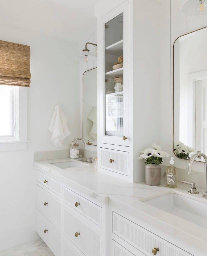 Bright_and_Airy_White_Bathroom_with_Two_