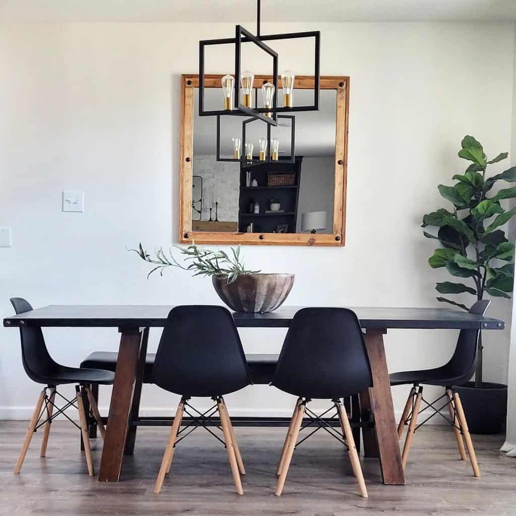 Contemporary_Dining_Room_with_Black_Chai_