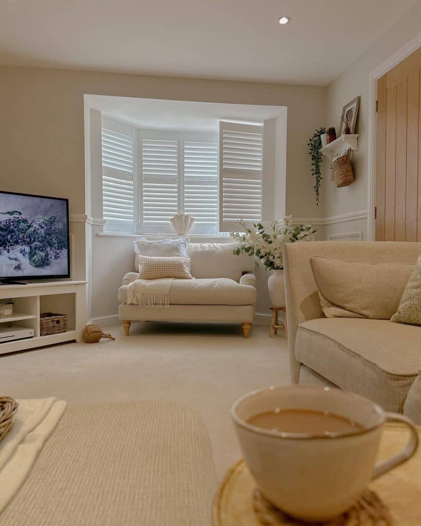 Elegant_Beige_Living_Room_with_Stunning__