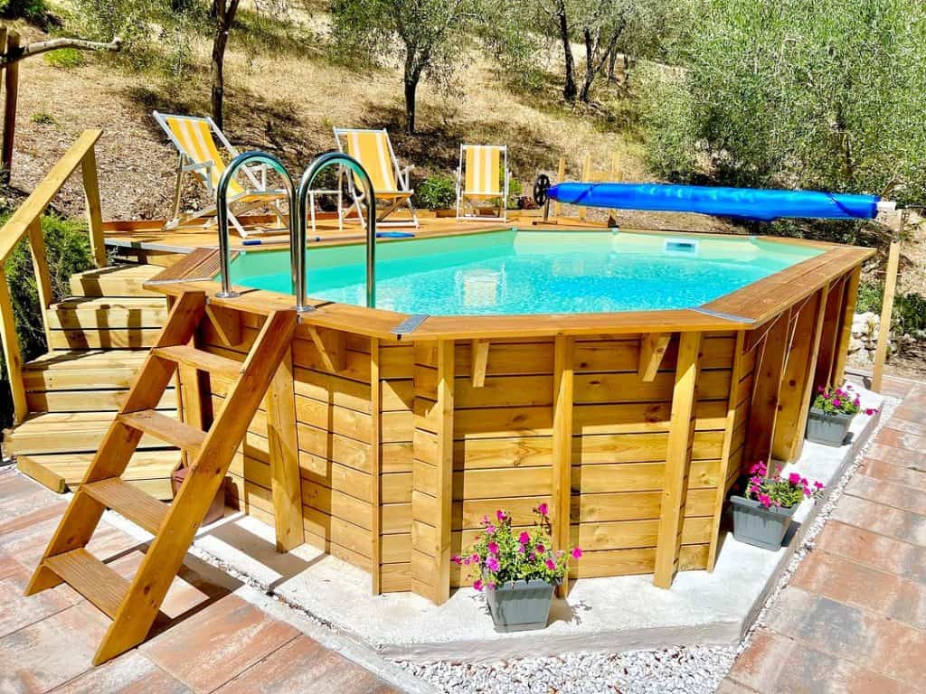 Exquisite_Wooden_Swimming_Pool_encompass_1