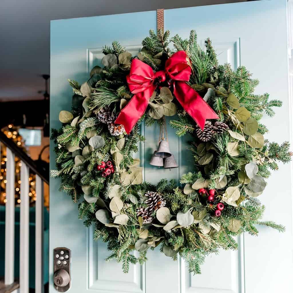 Festive_Wreath_Decoration_for_a_Christma_
