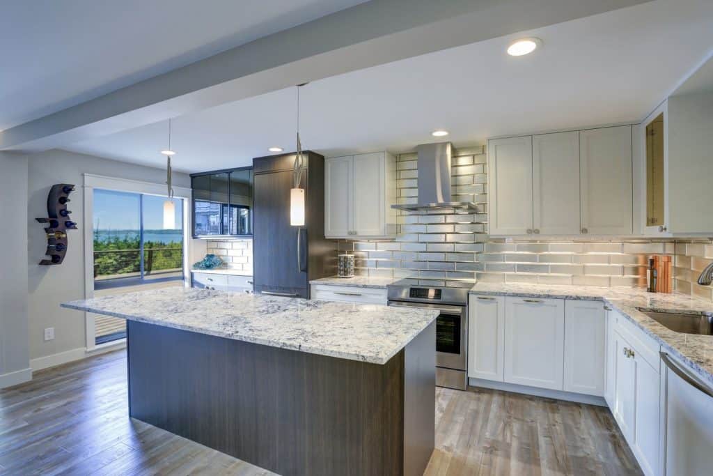 Modern_Kitchen_with_Granite_Countertops__1