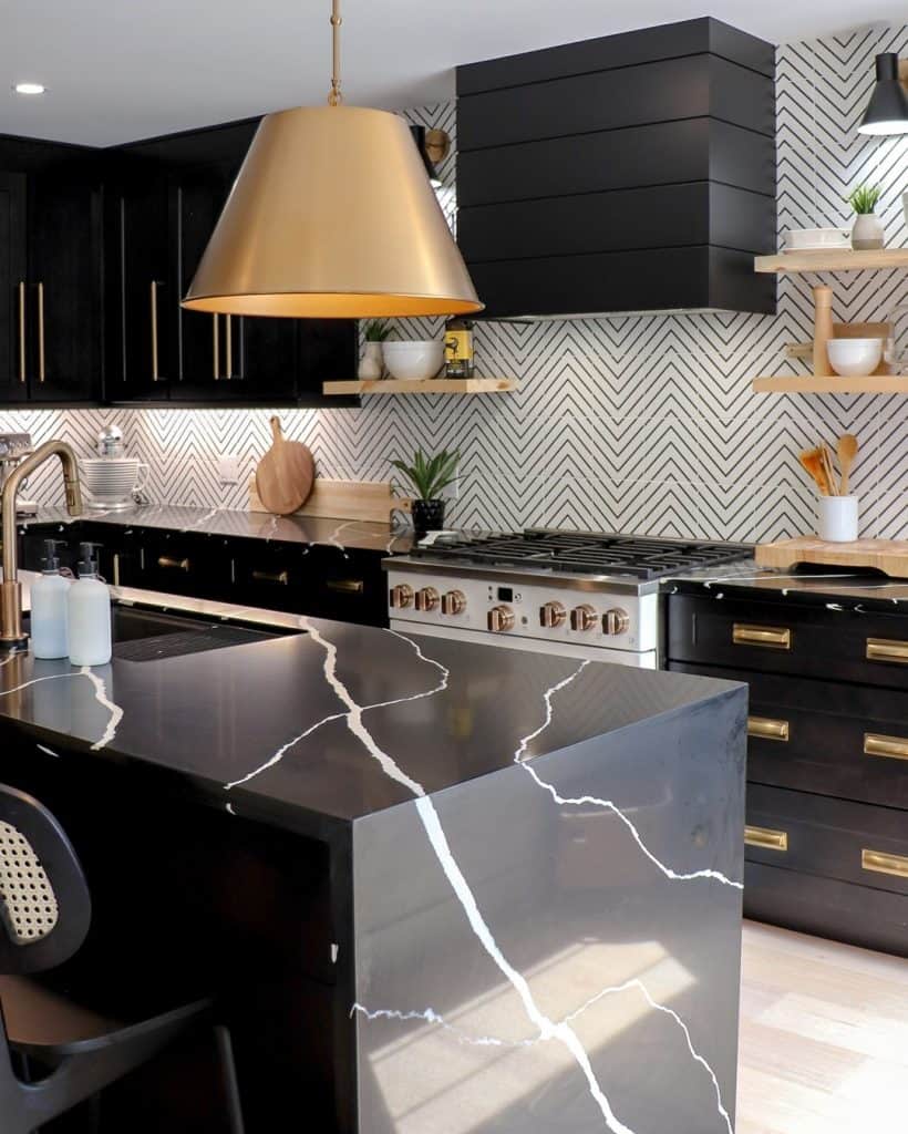 Sophisticated_Modern_Kitchen_Black_Marb_