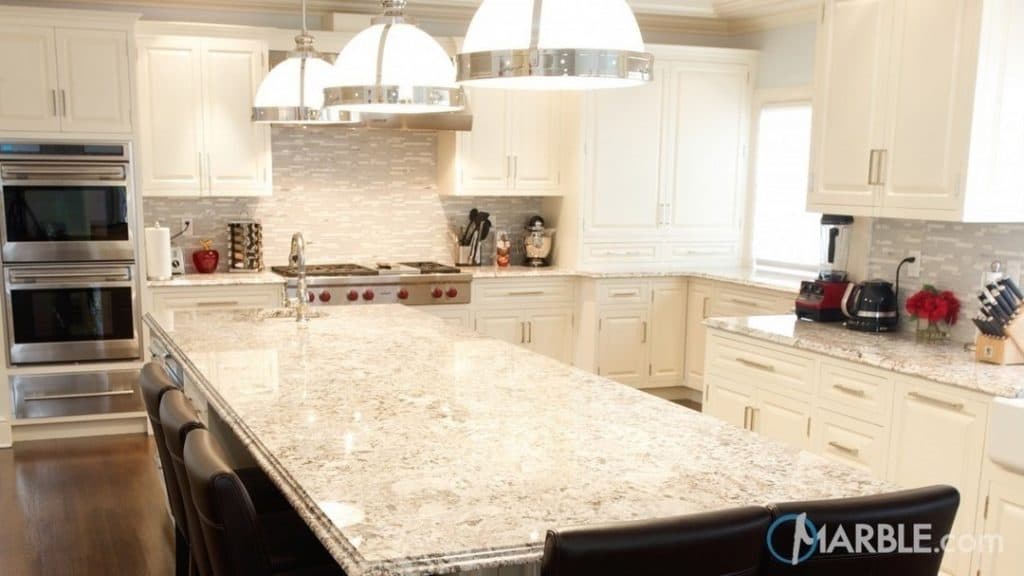 backsplash_for_black_granite_countertops_and_white_cabinets