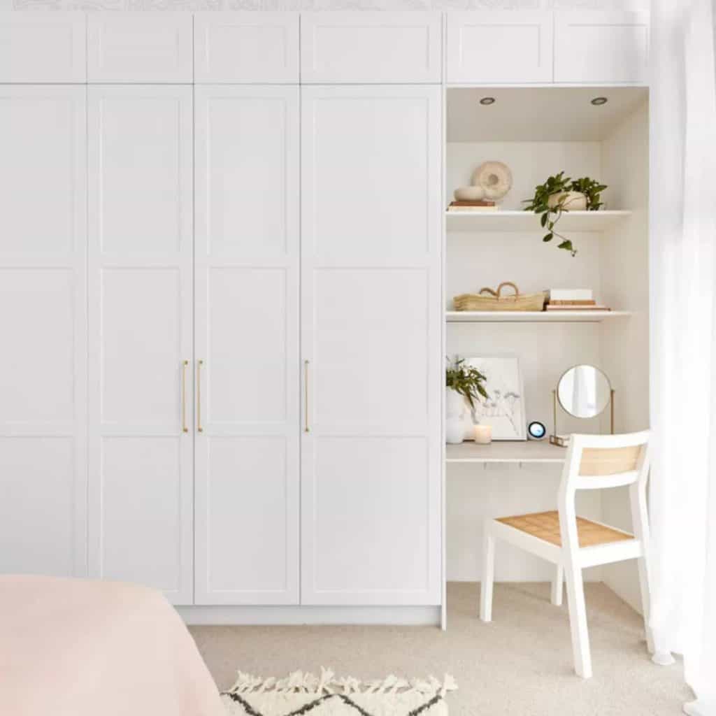 bedroom_cabinets_built_in