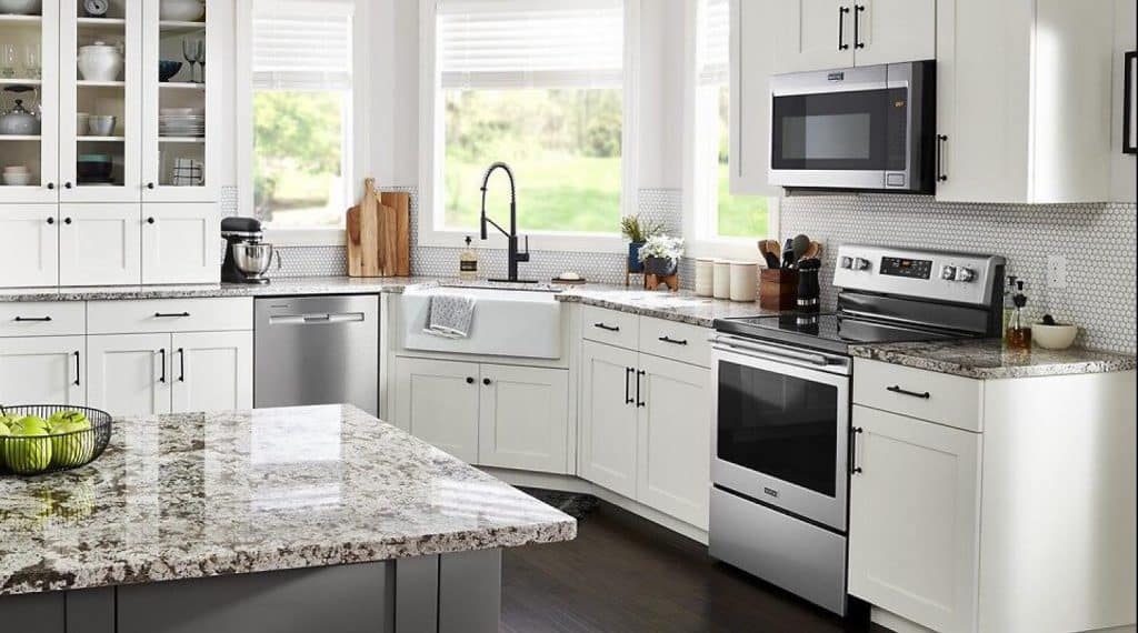 best_backsplash_for_busy_granite_countertops_1