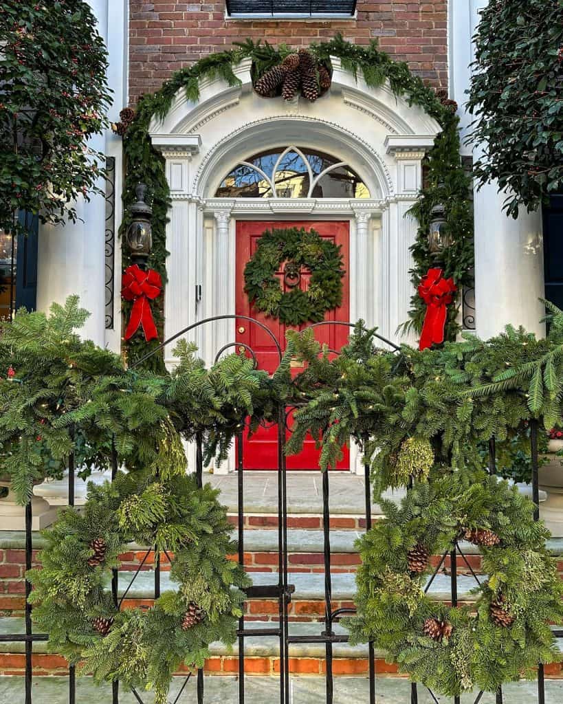 christmas_wreath_with_lights_