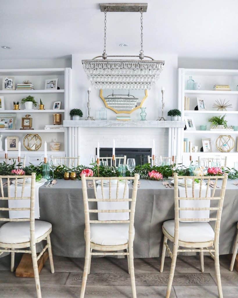 decorating_a_dining_room_for_christmas_