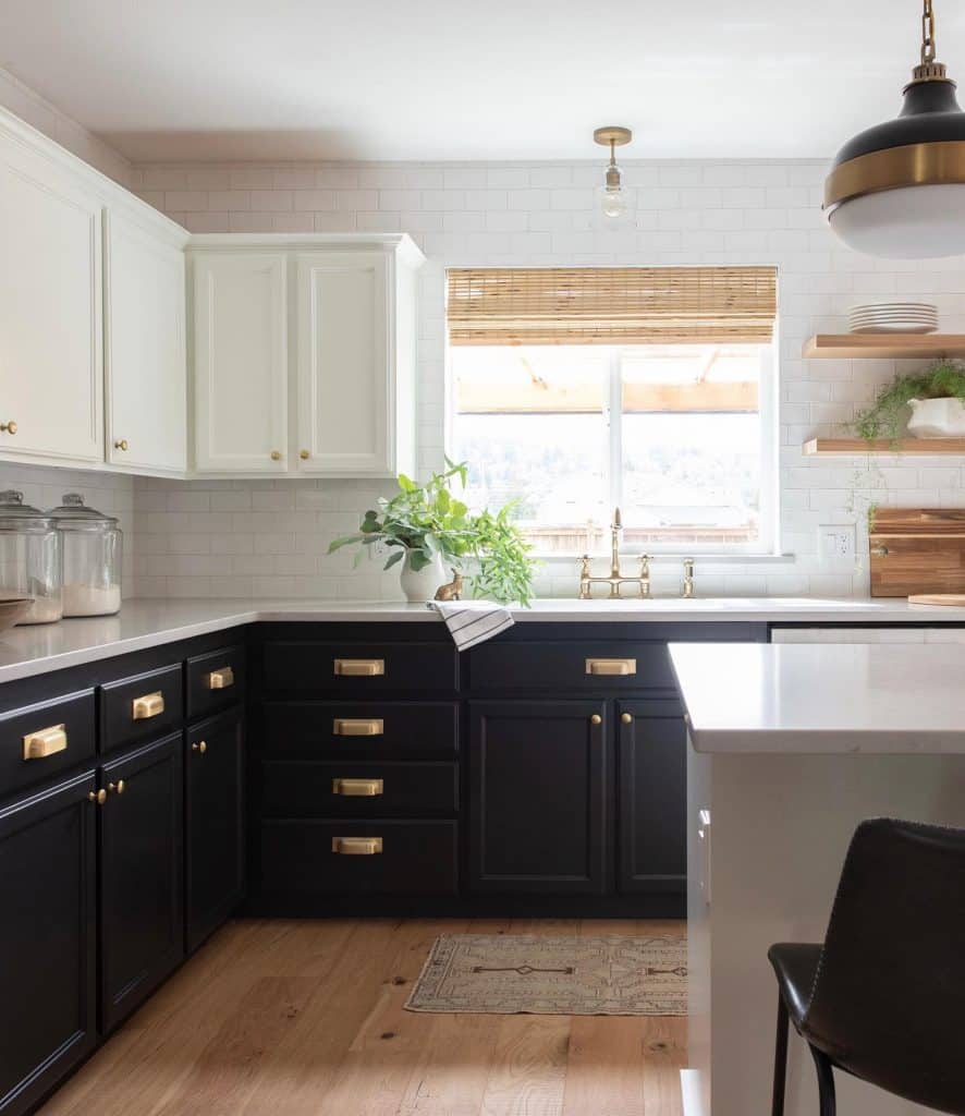 kitchen_backsplash_ideas_for_dark_cabinets_and_light_countertops_