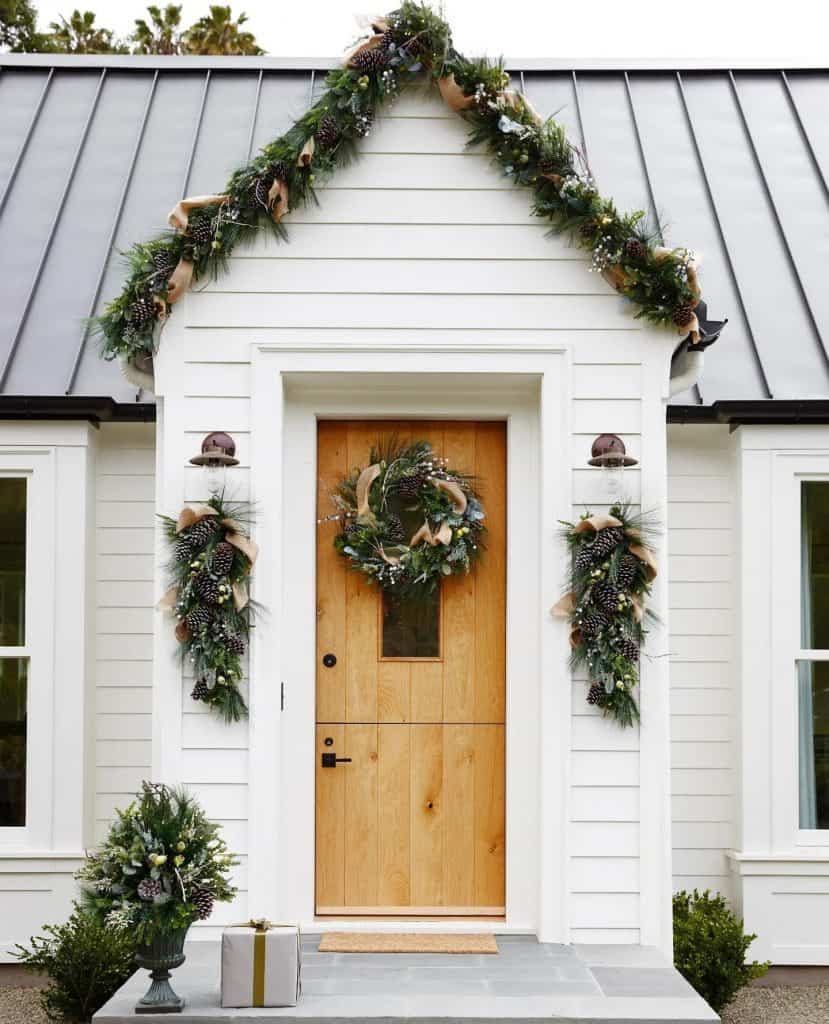 outdoor_christmas_wreath_