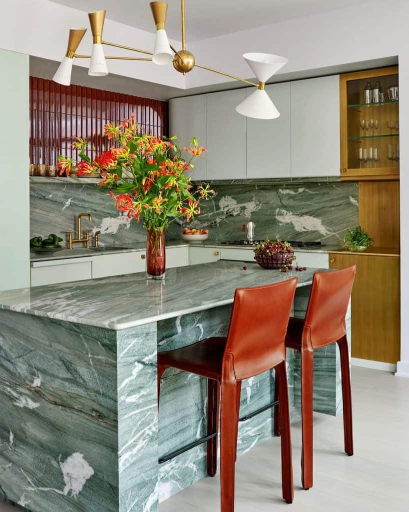 A_Contemporary_Kitchen_with_Green_Marble_3