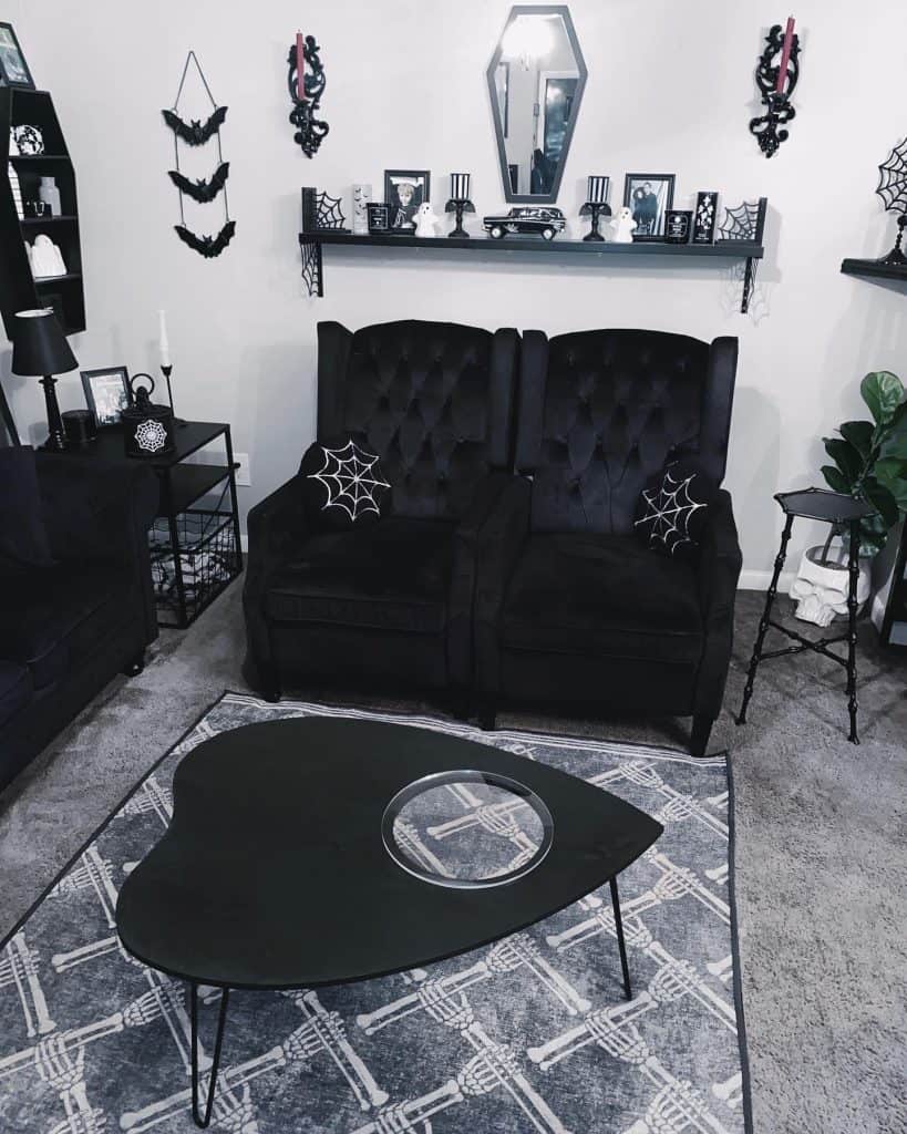 A_Modern_Gothic_Living_Room_Idea_with_Bl_