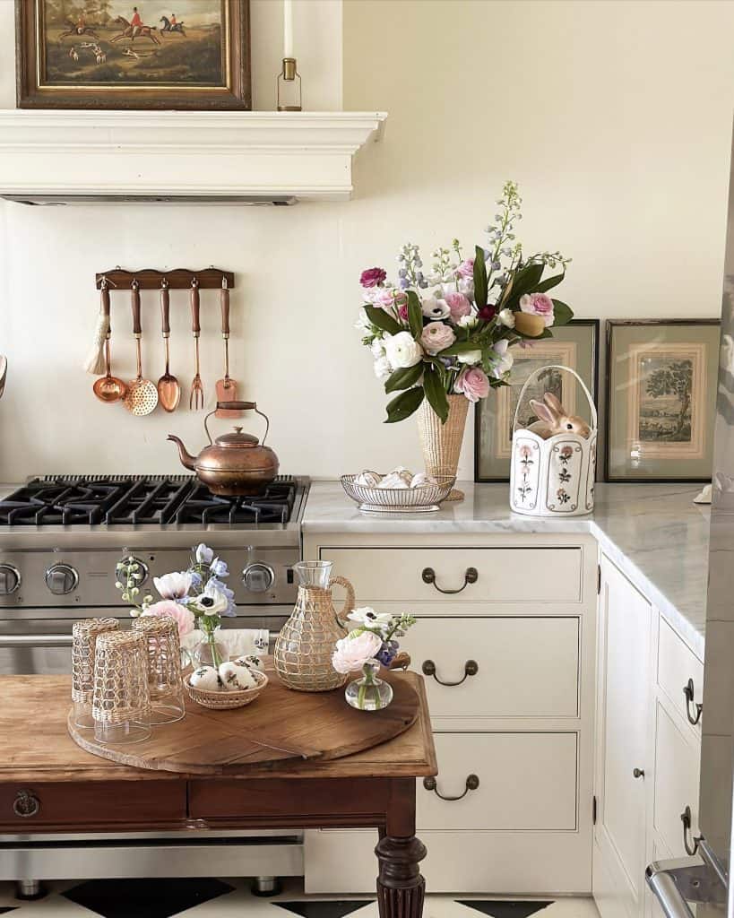 Charming_French_Country_Kitchen_with_Cla_4