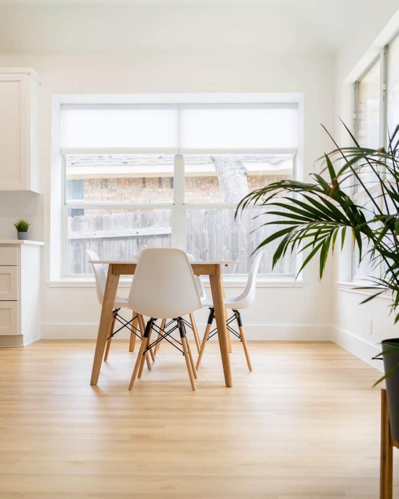 Chic_Dining_Room_with_Scenic_View_and_Li_1