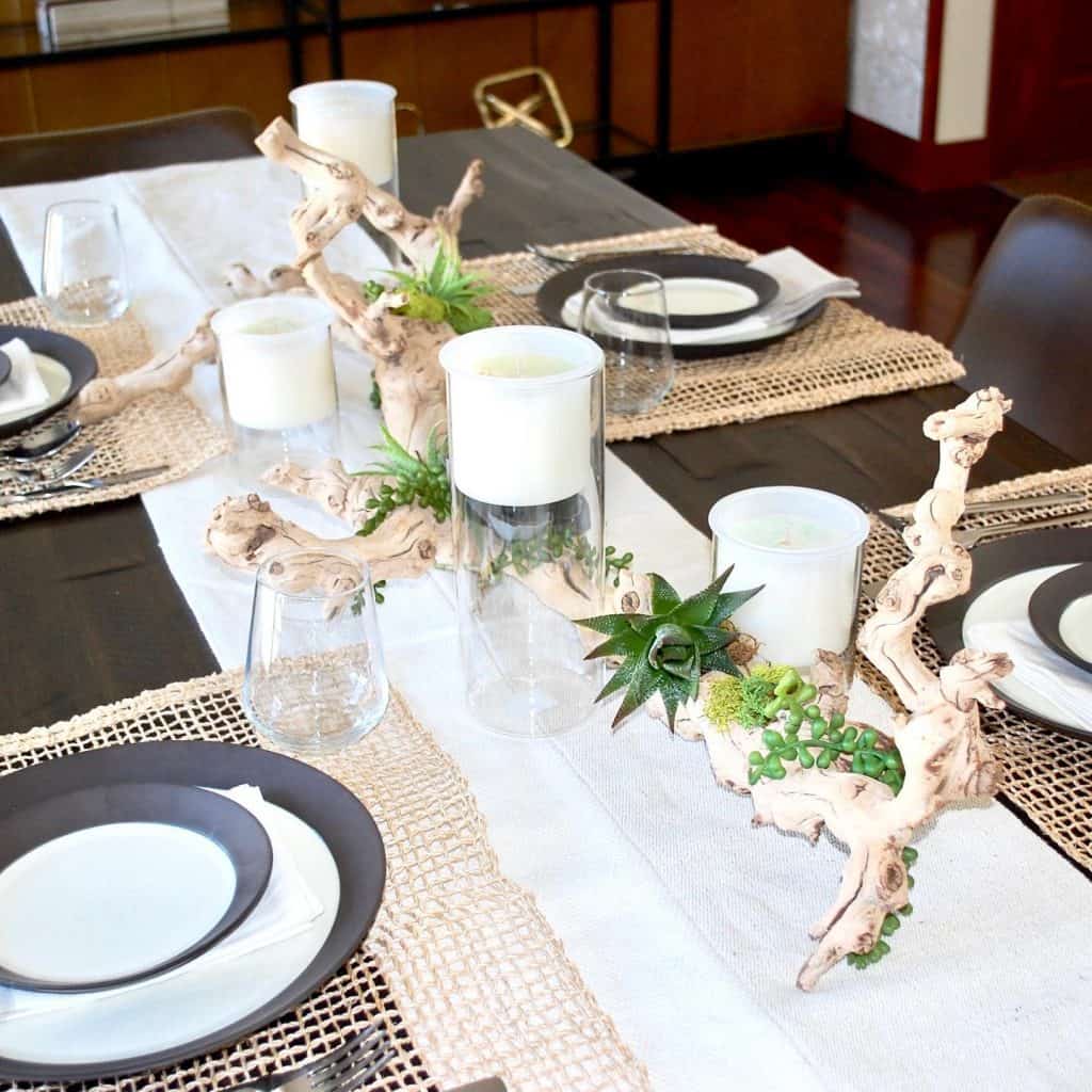 Chic_and_Simple_Dining_Room_Table_Settin_2