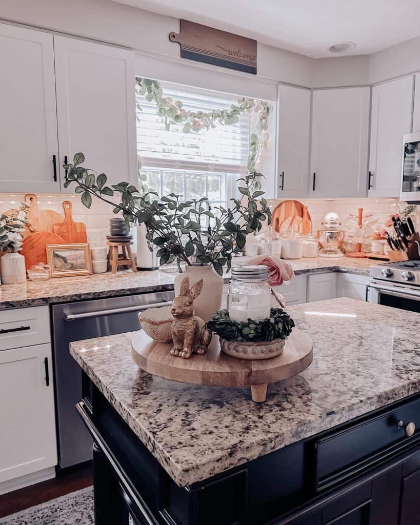 Classic_White_Kitchen_with_Granite_Count_1