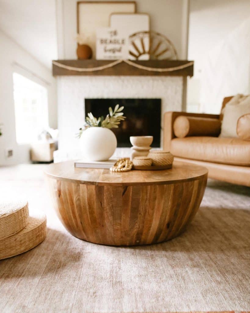 Cozy_Living_Room_with_Wood_Drum_Coffee_T_2