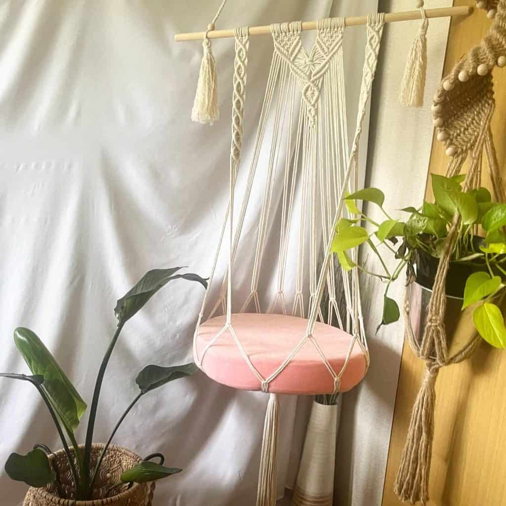 DIY_Pink_Macrame_Cat_Hammock_for_a_Styli_2