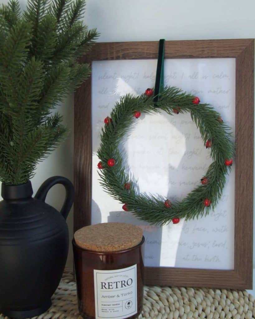 Festive_Tabletop_Decor_Christmas_Wreath_1