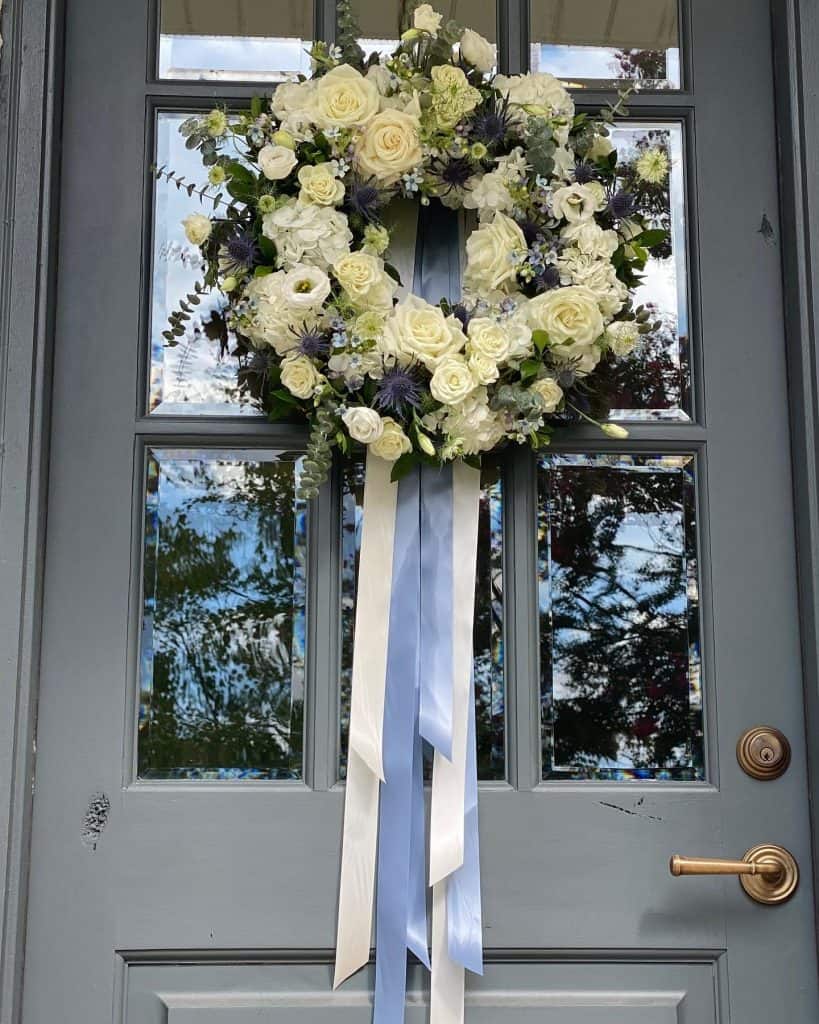 Gorgeous_Blue_and_White_Wreath_4