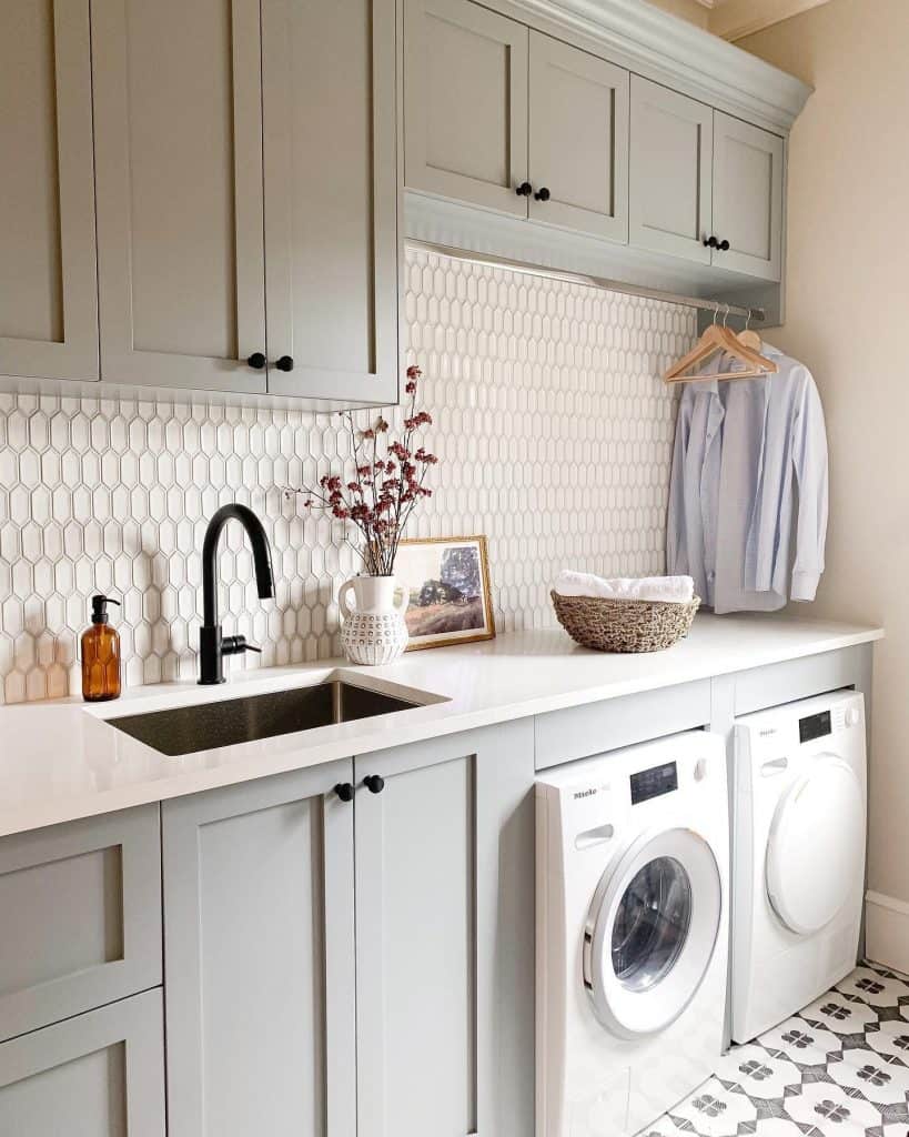 Modern_Gray_Laundry_Room_with_Striking_W_