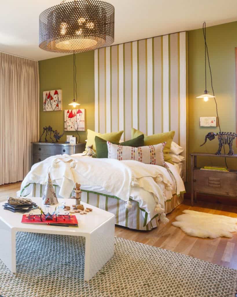 Modern_Small_Bedroom_Idea_A_Petite_Bedr_1