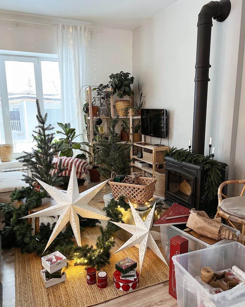 Scandinavian_Christmas_Decorations_in_a__6