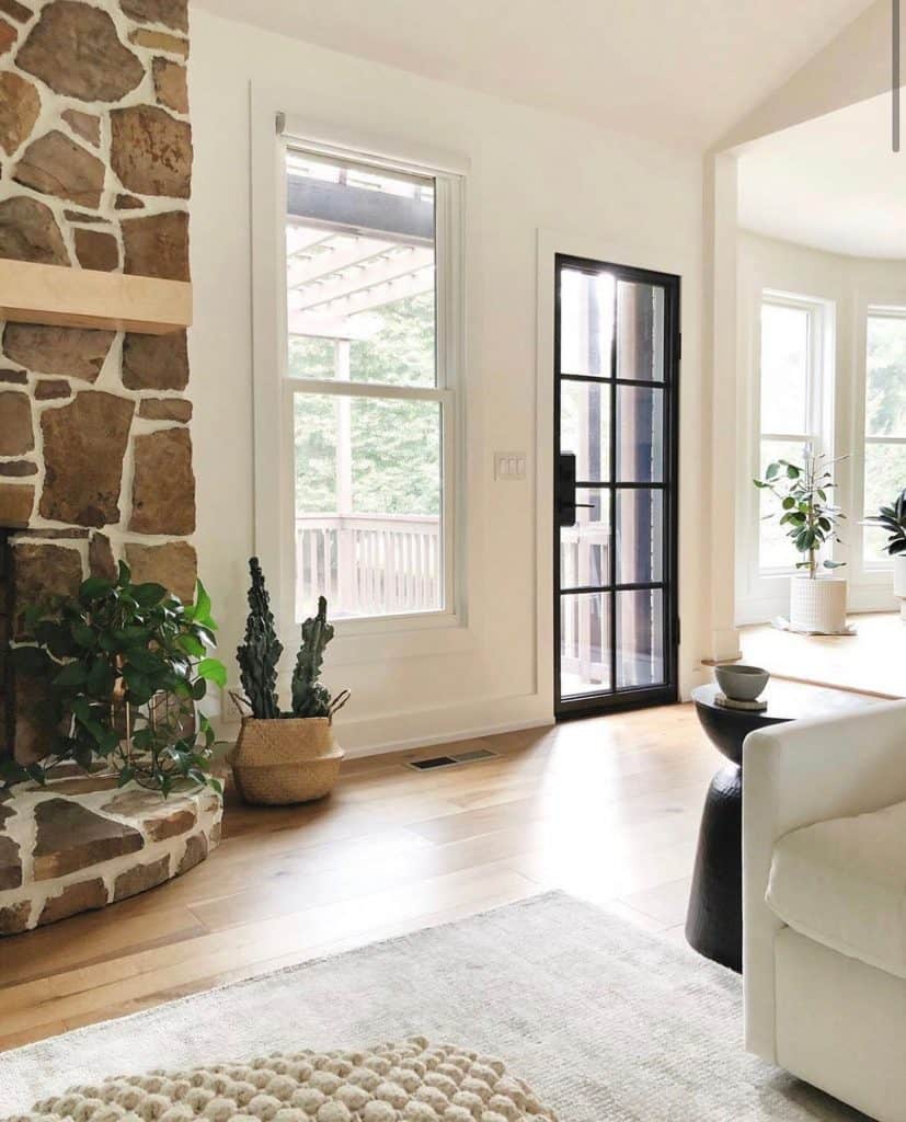 Serene_Living_Room_with_White_Furniture__