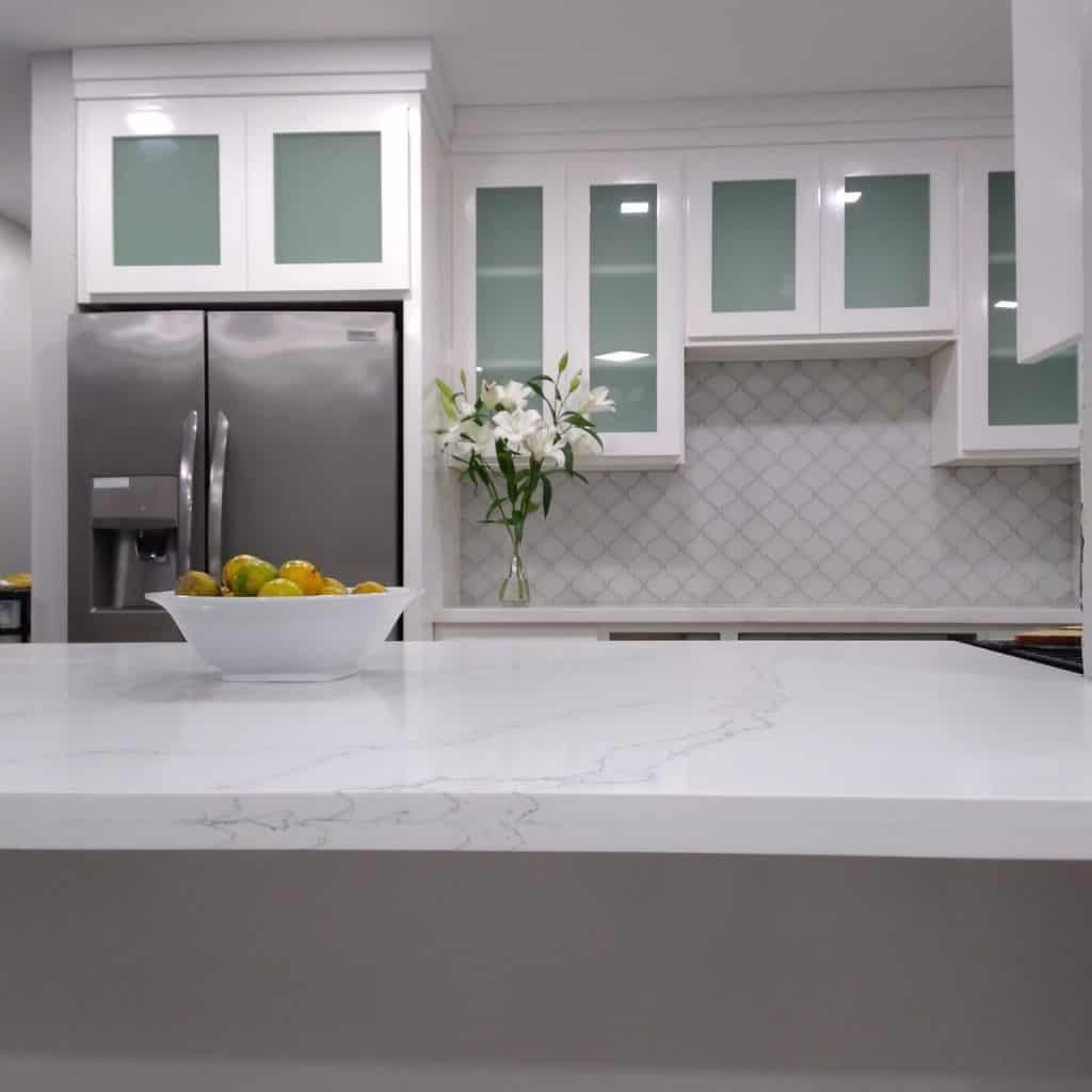 Sleek_and_Chic_Kitchen_With_White_Marble_1