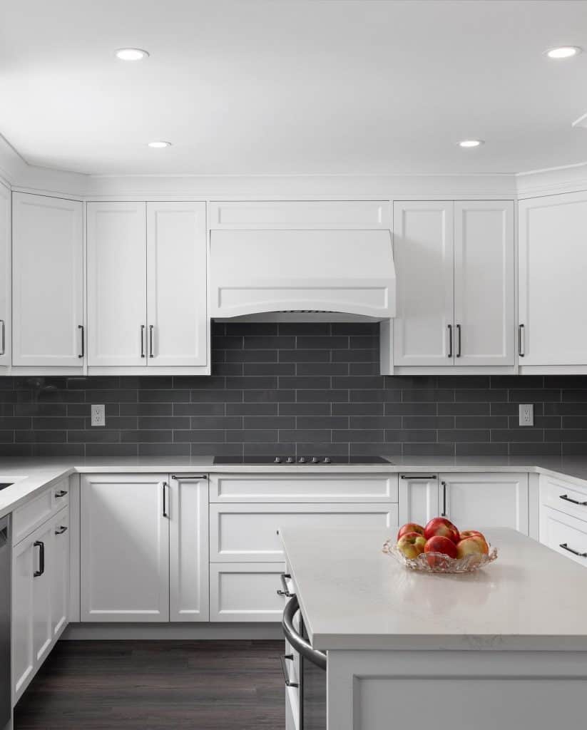 backsplash_ideas_for_kitchen_with_white_cabinets_1