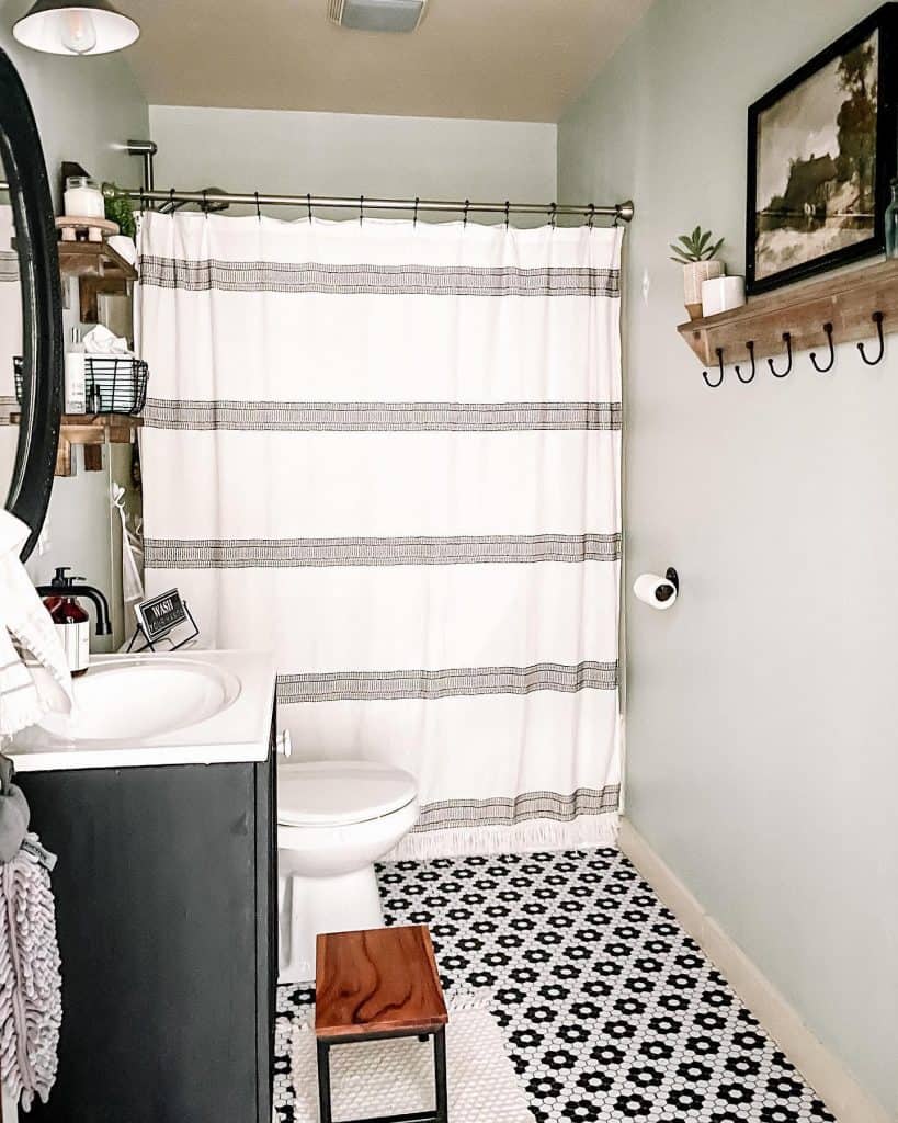 black_and_white_bathroom_floor_tile_