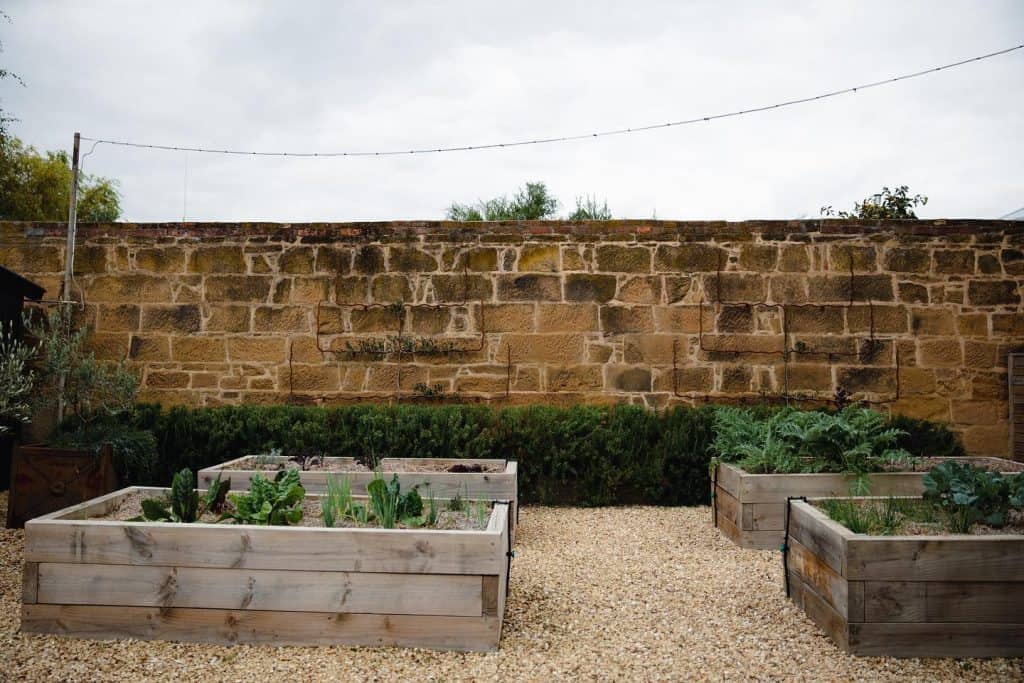 brick_raised_garden_bed_ideas_