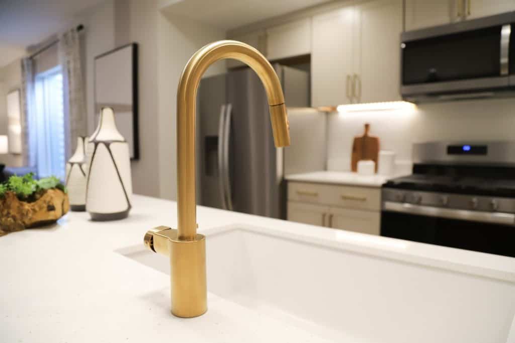 brushed_gold_kitchen_faucet_4