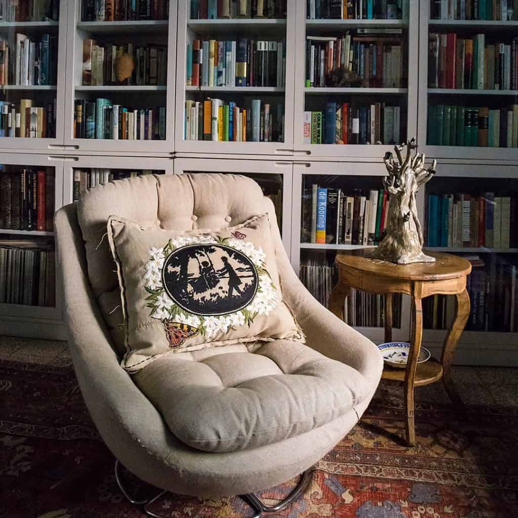 comfortable_reading_chair_6