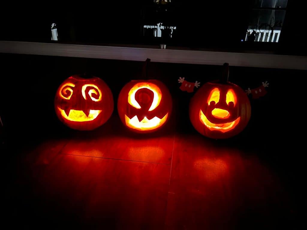 cute_halloween_pumpkin_carving_ideas_