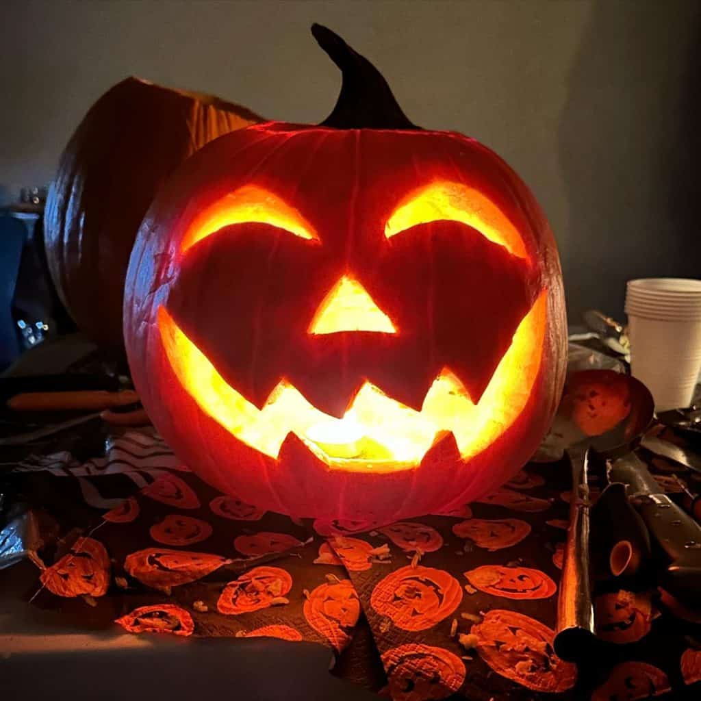 easy_halloween_carving_ideas_pumpkins_