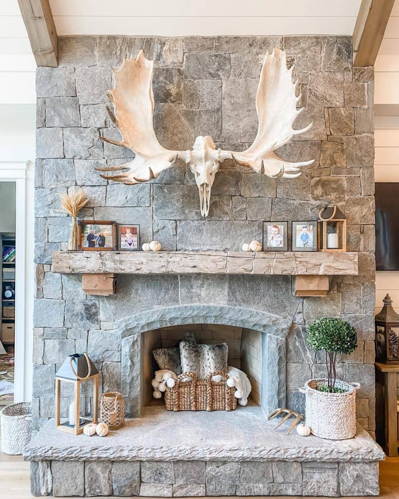 fireplace_mantel_and_hearth_decorating_ideas_