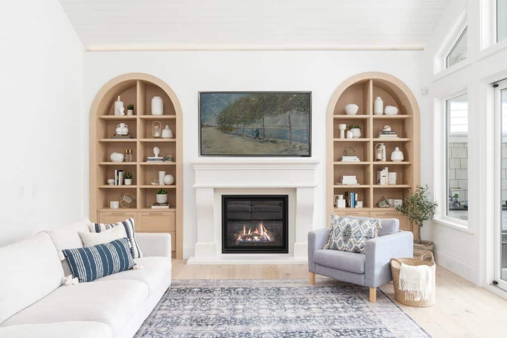 fireplace_with_built_ins_on_each_side_3