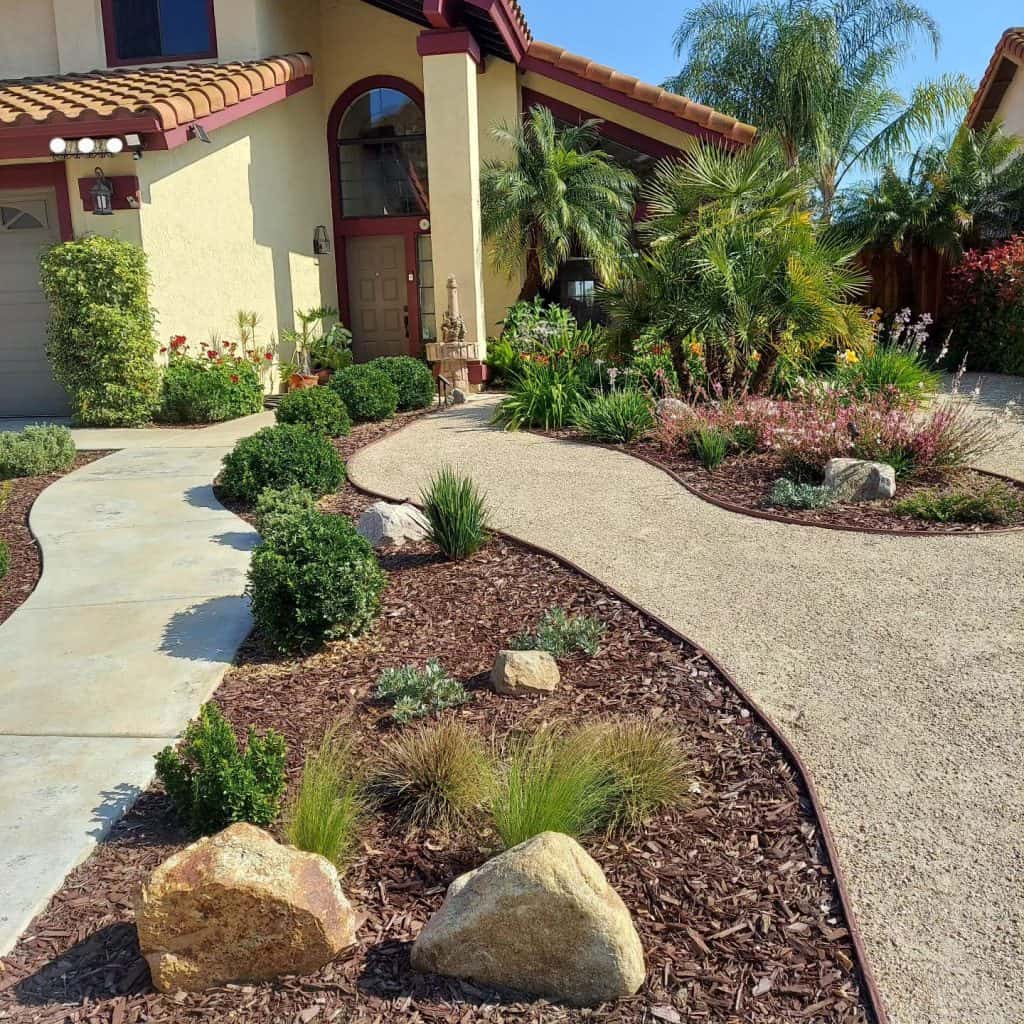 front_yard_landscaping_ideas_with_rocks_and_mulch_1