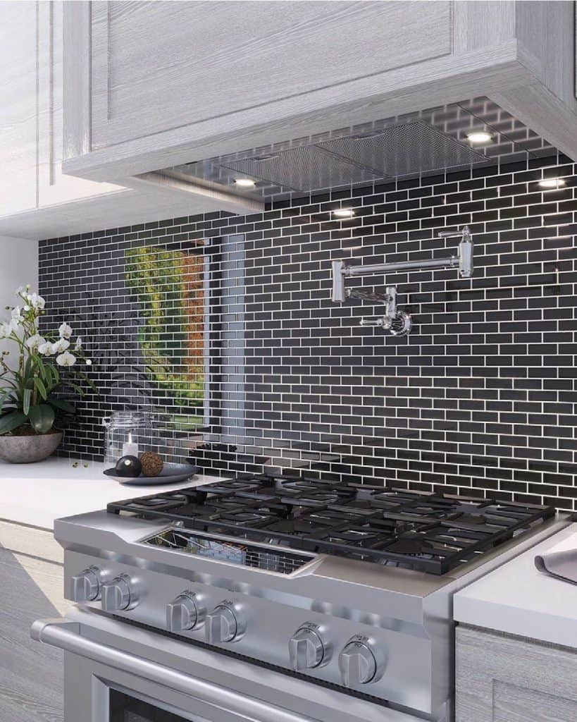 glass_subway_tile_backsplash_2